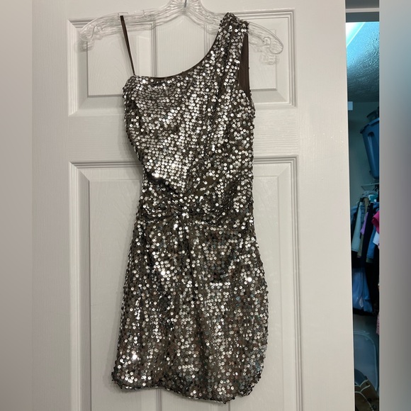 Perfect sparkling dress - Picture 1 of 2
